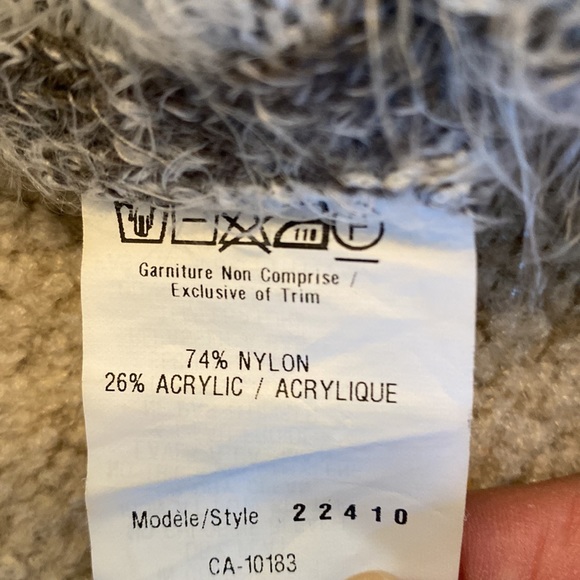 Cartise Gray sweater- size Medium - Picture 5 of 5